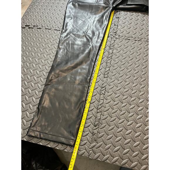 Abercrombie & Fitch The 90’s Straight Ultra High Rise Faux Leather Pants Size 28 - Picture 8 of 8